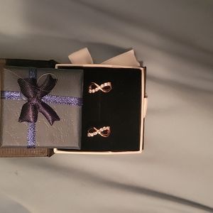 9k Gold snap hoops